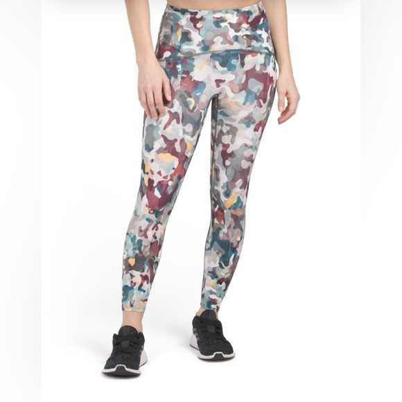 SPANX | NWT Women’s Printed Camo Ruby Multi Active 7/8 Length Leggings - Picture 1 of 11